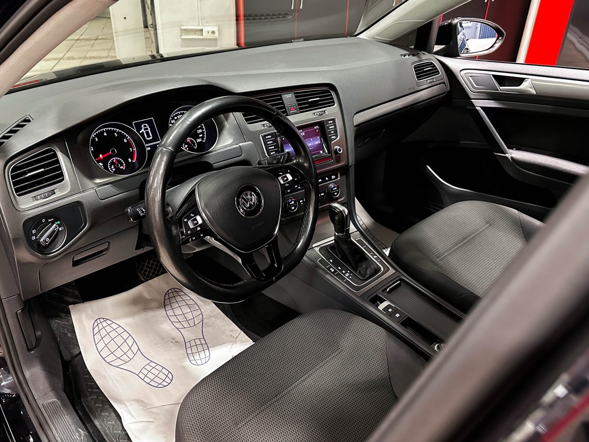 Volkswagen Golf - фото 10