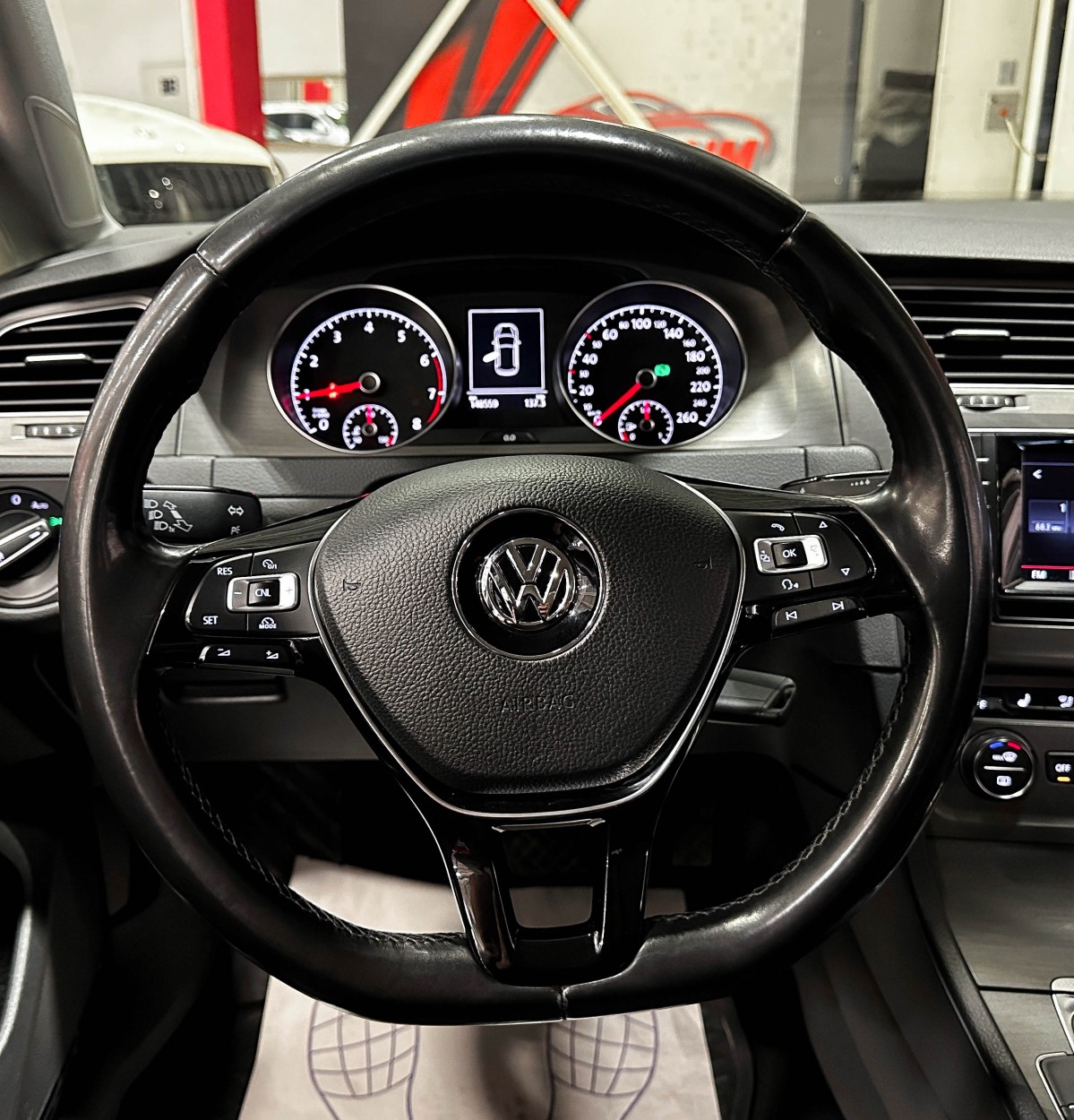 Volkswagen Golf - фото 25