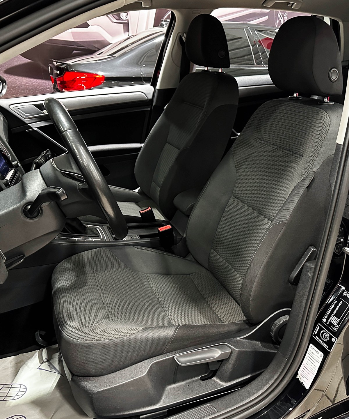 Volkswagen Golf - фото 11