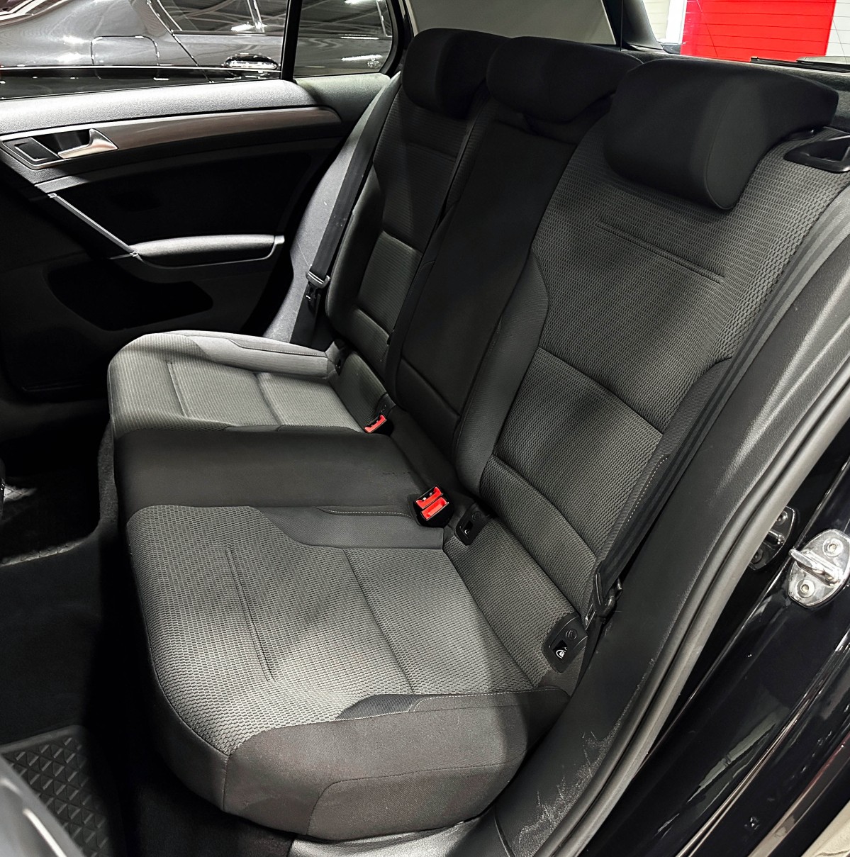 Volkswagen Golf - фото 12