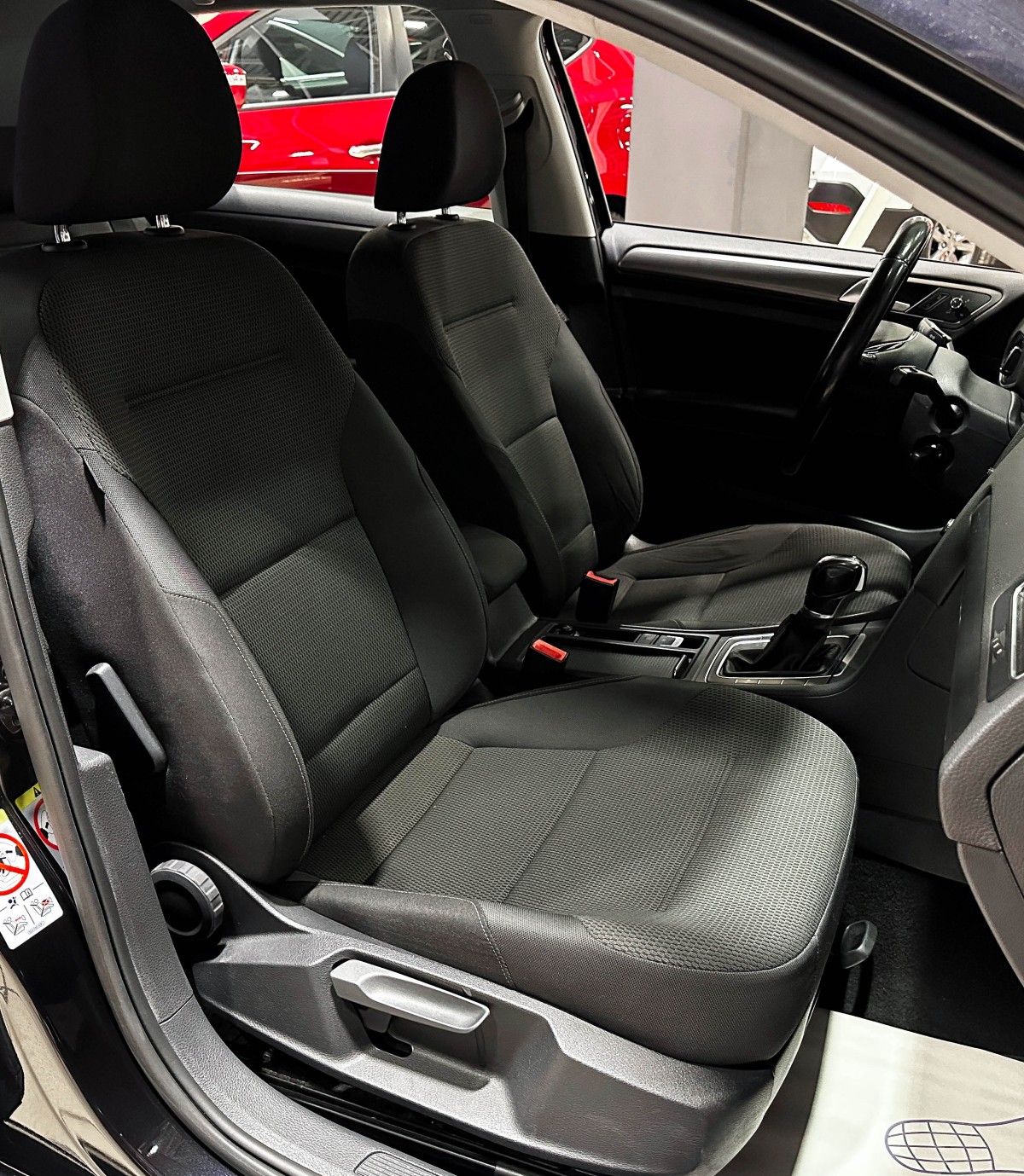 Volkswagen Golf - фото 15