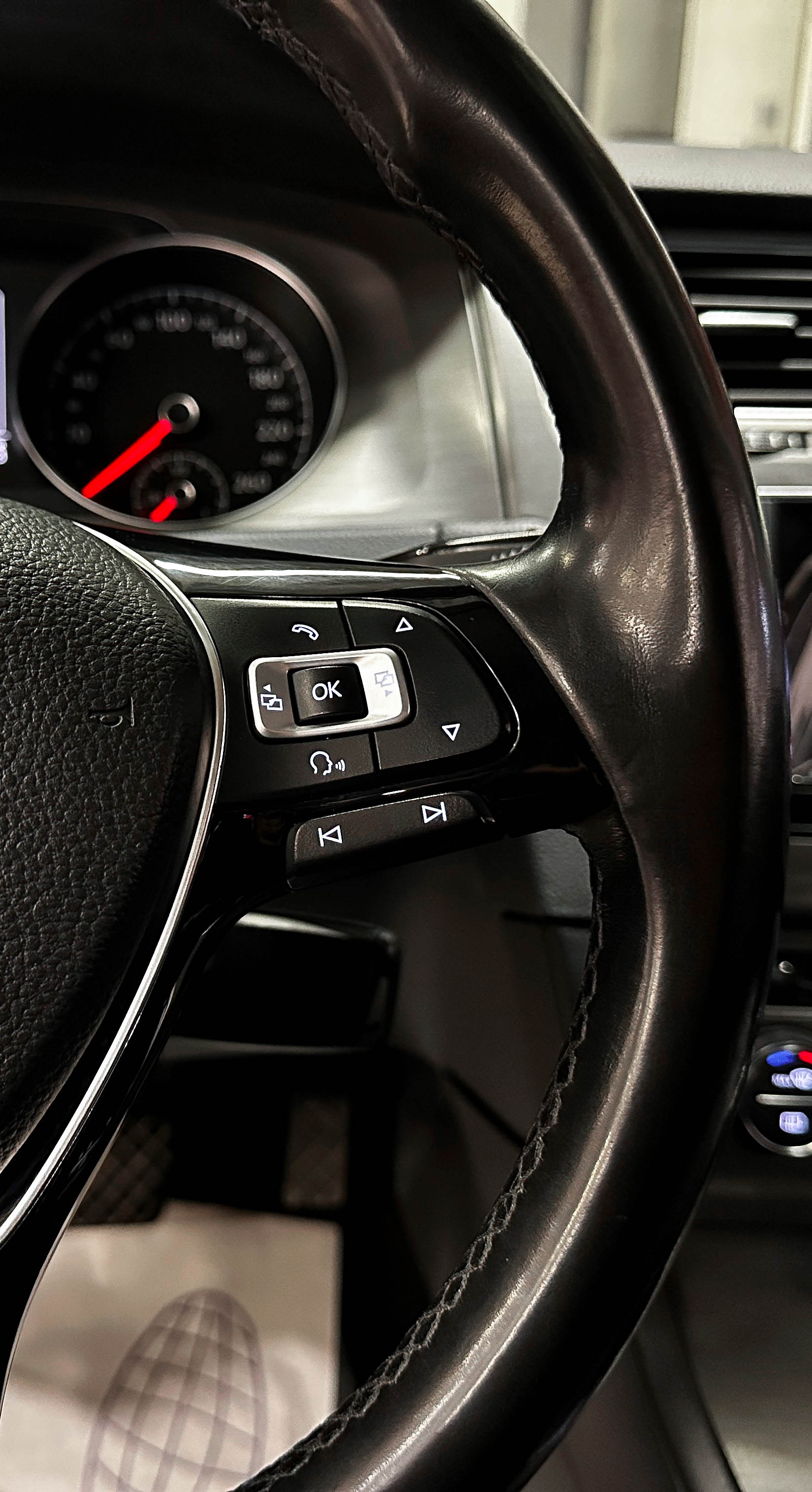 Volkswagen Golf - фото 20