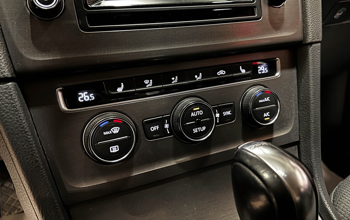 Volkswagen Golf - фото 23