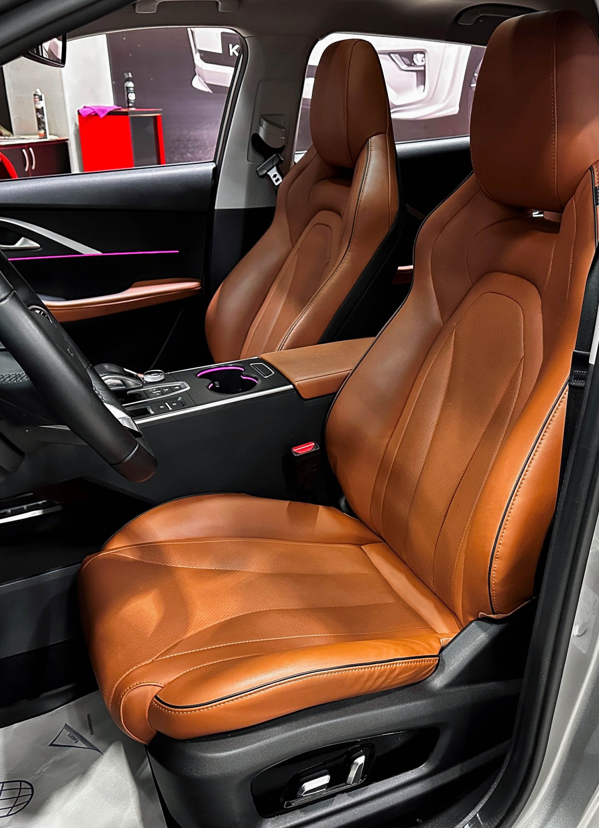 Omoda C5 - фото 12