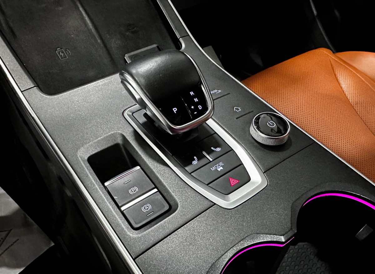 Omoda C5 - фото 27