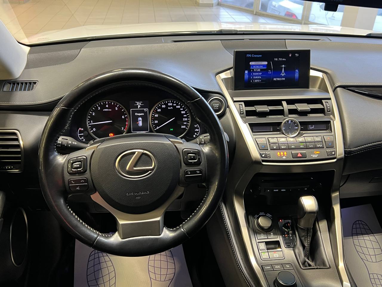 Lexus NX 200 - фото 8