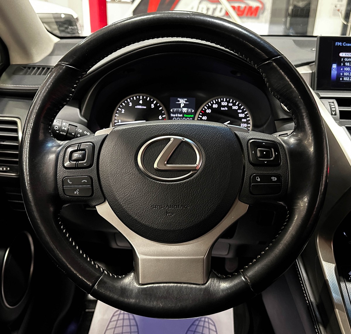 Lexus NX 200 - фото 27