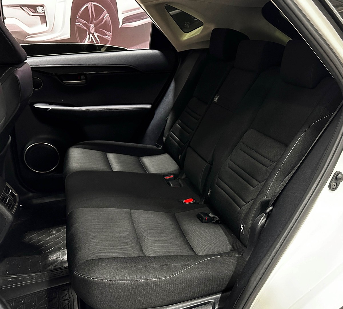 Lexus NX 200 - фото 13