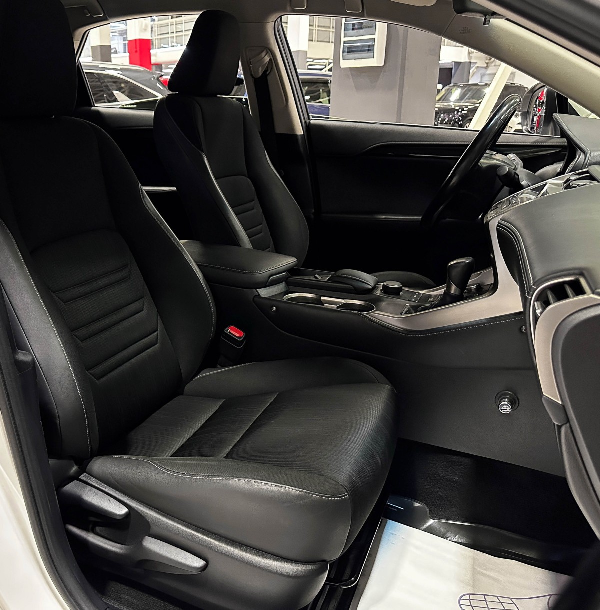 Lexus NX 200 - фото 16