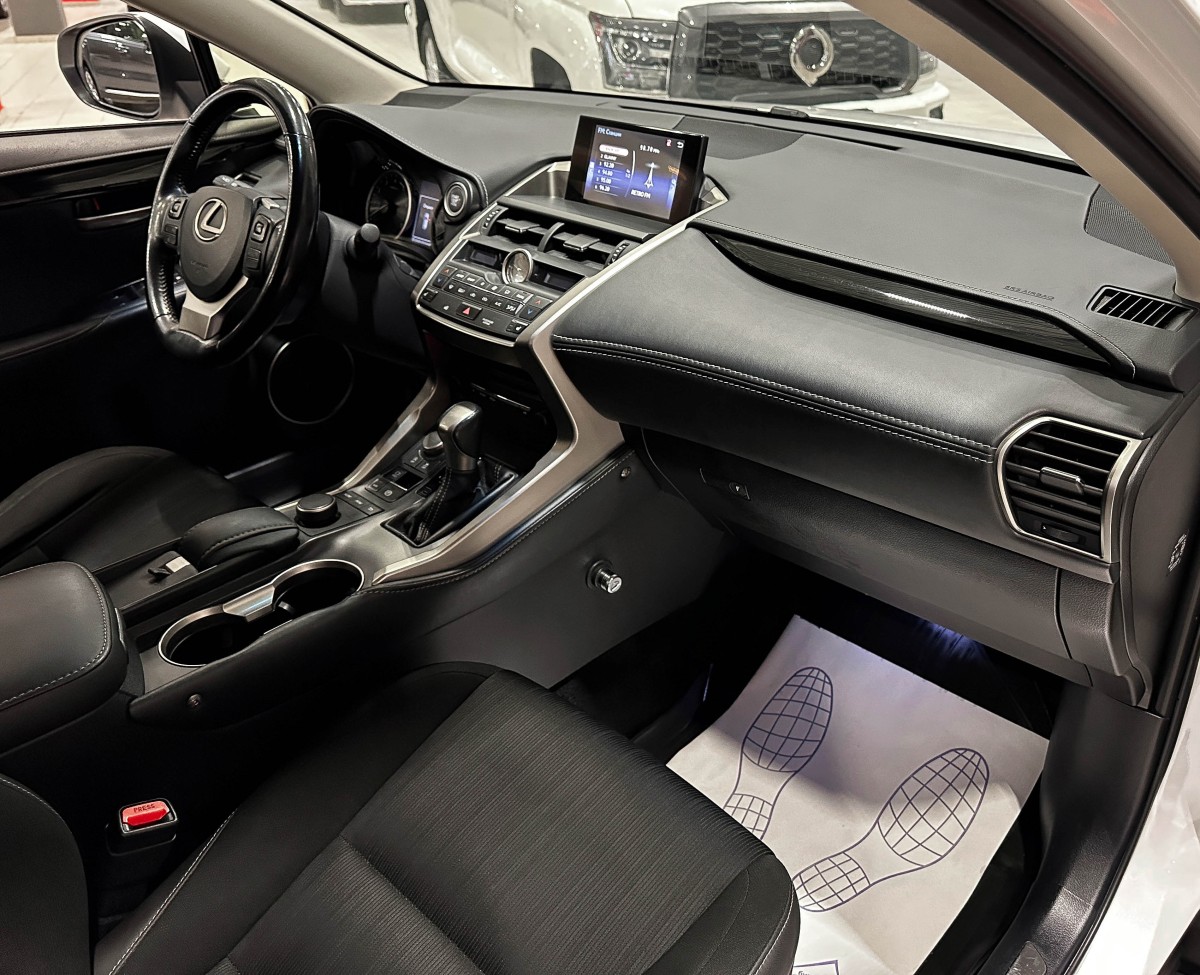 Lexus NX 200 - фото 17