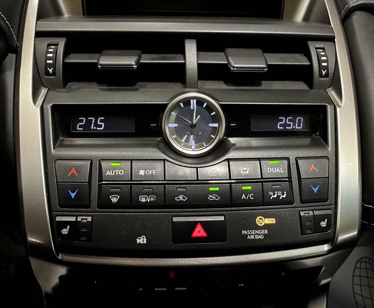 Lexus NX 200 - фото 25