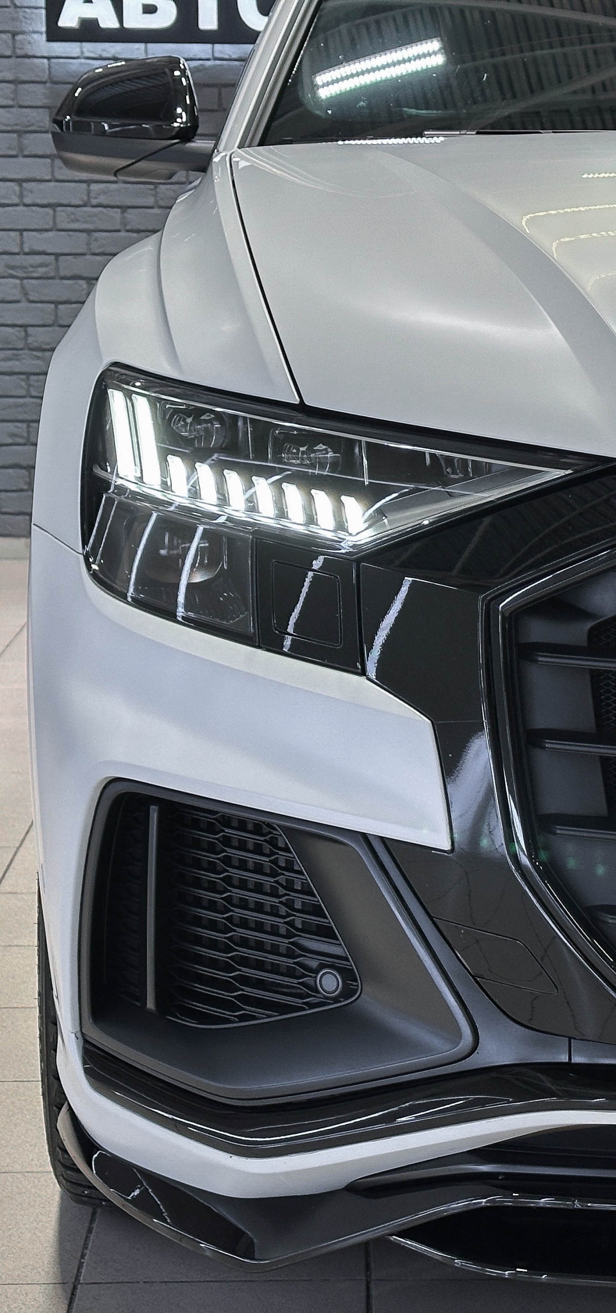 Audi Q8 - фото 9