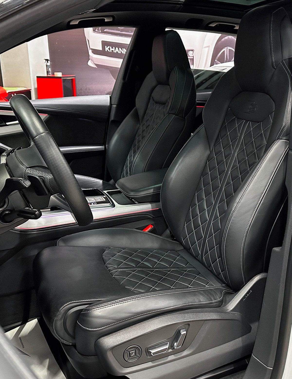 Audi Q8 - фото 13