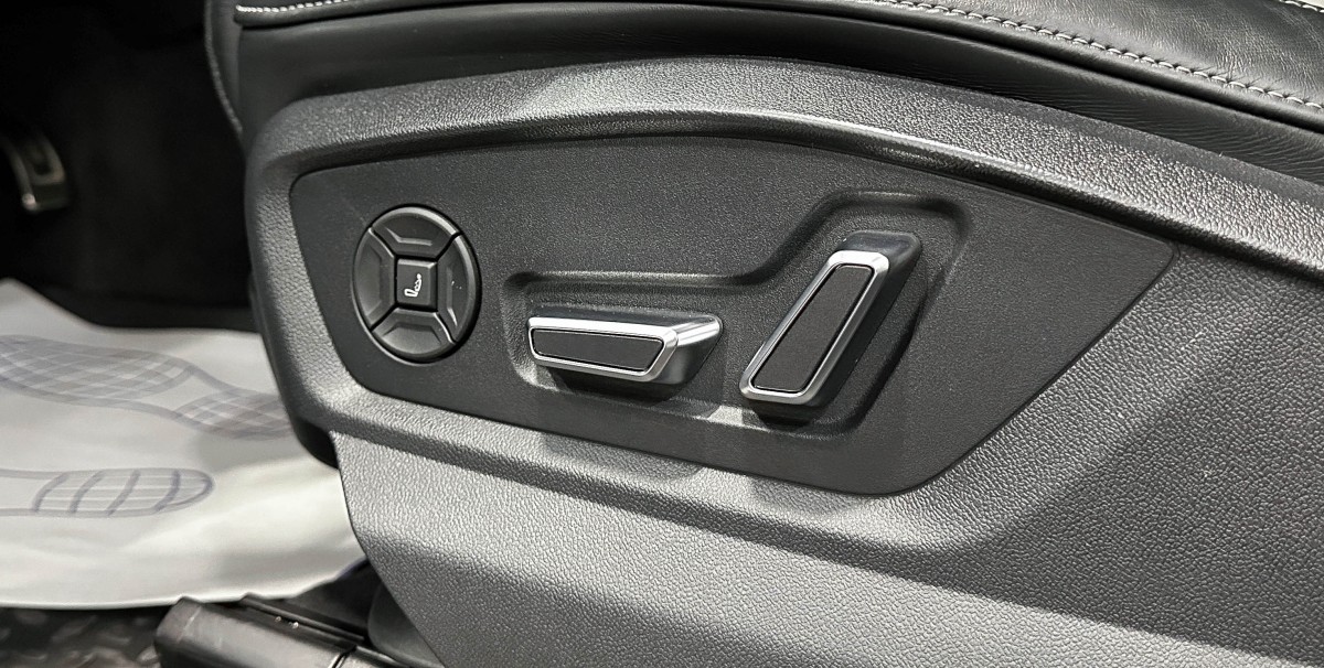 Audi Q8 - фото 21