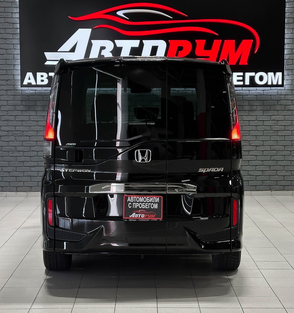 Honda Stepwgn SPADA - фото 7