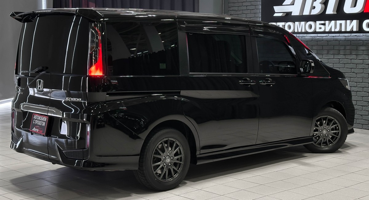Honda Stepwgn SPADA - фото 6