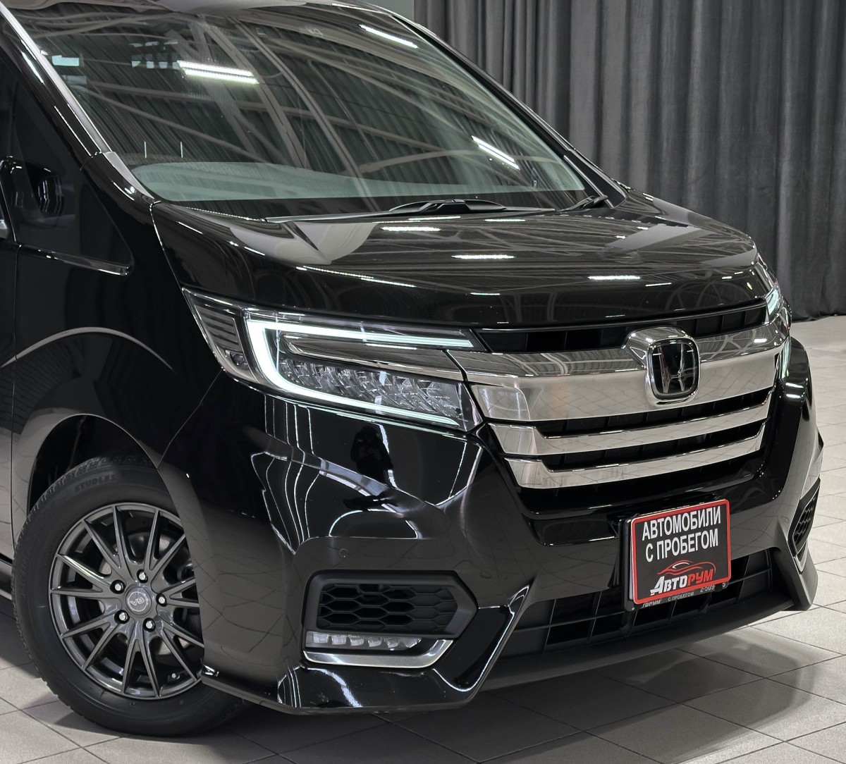 Honda Stepwgn SPADA - фото 5