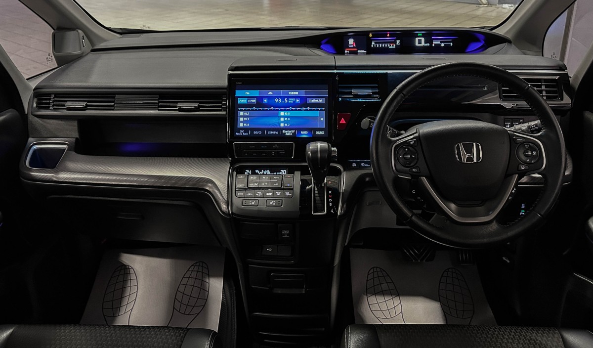 Honda Stepwgn SPADA - фото 35